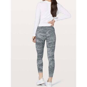LULULEMON ATHLETICA	Fast free Tight 7/8 II Nulux 25' in Area Ice Grey Size 4